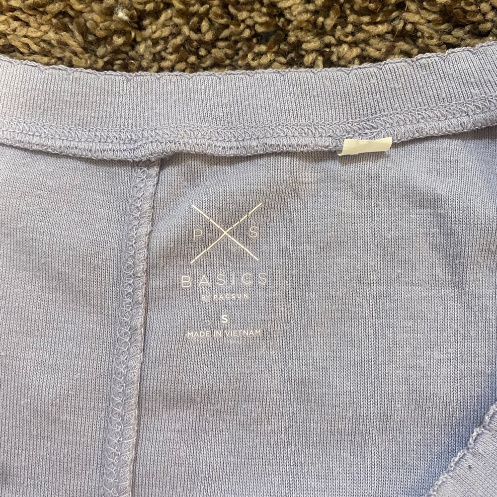 PacSun basic purple top - Picture 2 of 2